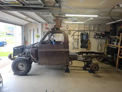 1979 c10 rolling cab and chassis needs work. Frame repair started needs finshing both sides. Cab nee...