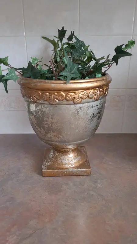 Table vases, planters, other in Home Décor & Accents in Strathcona County - Image 4