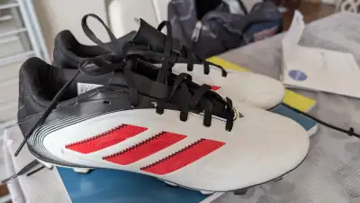 Adidas Men’s Soccer Cleats Size 9 White/Red – Like New, View more