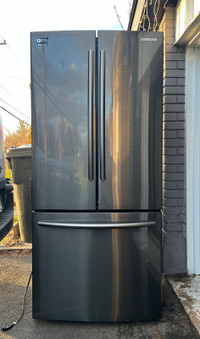 Black stainless 30” fridge - delivery possible 
