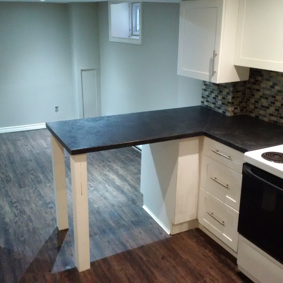 2 BEDROOM FOR RENT Downtown Dec. 1/26 4