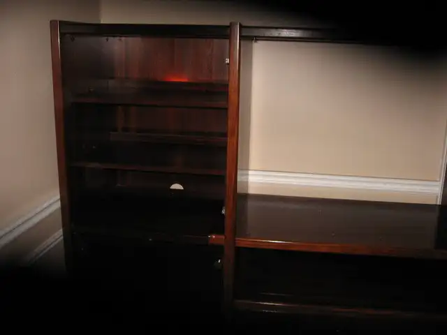 Beautiful Rosewood Wall/Entertainment Unit in TV Tables & Entertainment Units in Markham / York Region - Image 5