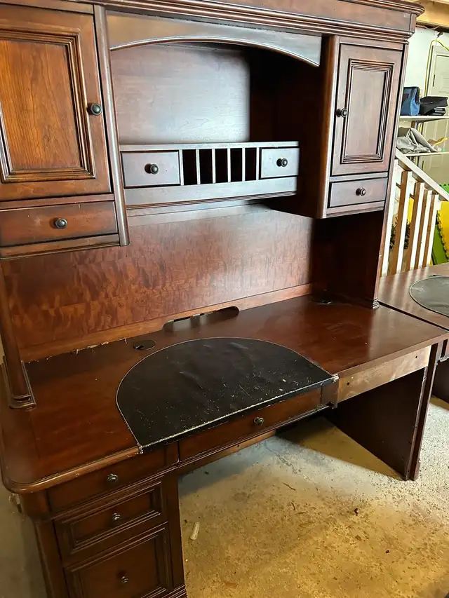 Free Desk and Bookshelf Unit in Free Stuff in Markham / York Region - Image 4