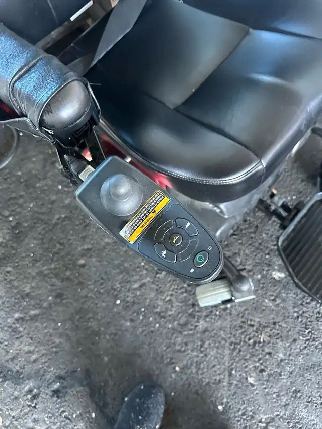 motorized wheelchair574233362029629441