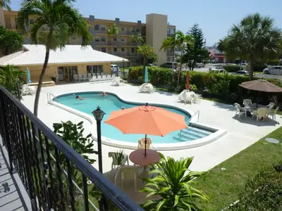 Hollywood, FLA 2 BDRM Condo for rent, View more