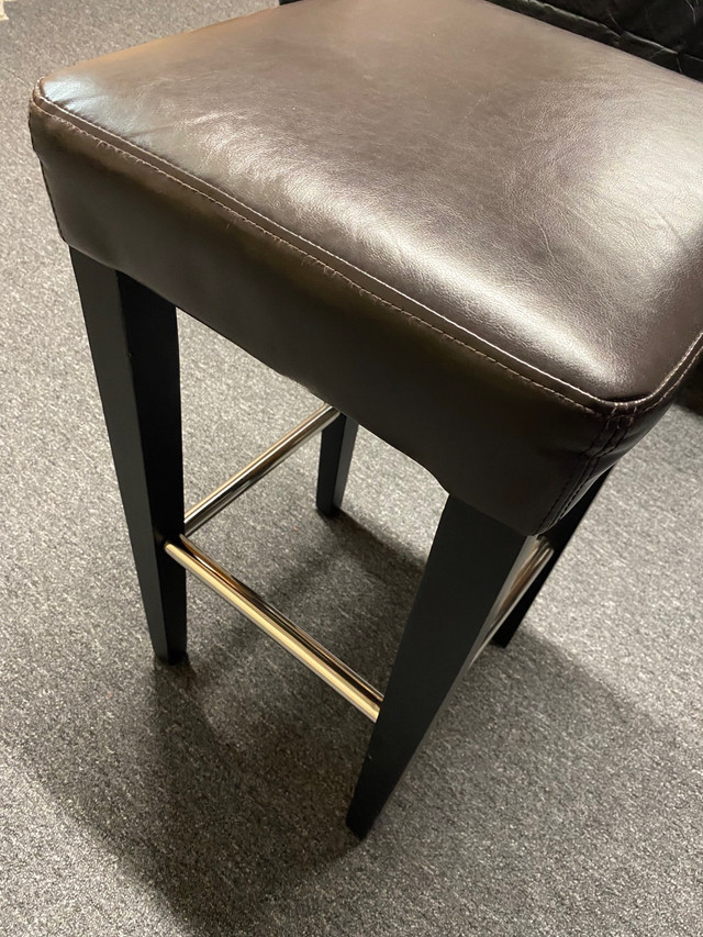 Bar stool in Chairs & Recliners in Oshawa / Durham Region - Image 3