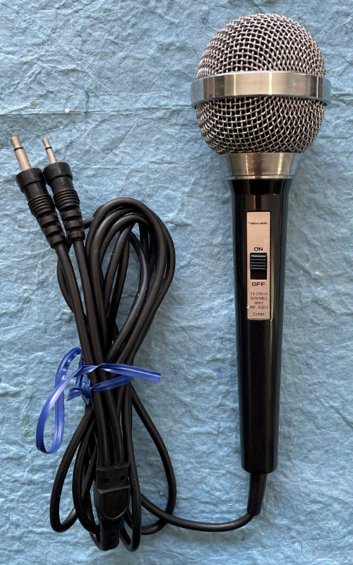 Vintage Realistic 33-2001A Microphone in Other in St. Catharines