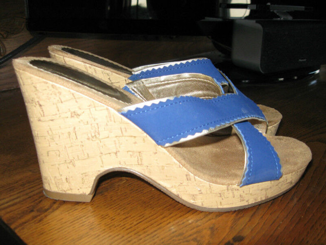 Size 7 Ladies Cork and Cobalt Blue Slip on Shoes in Women's - Shoes in Oshawa / Durham Region