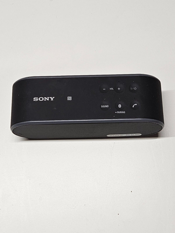 Used Sony SRS-X2 Bluetooth Speaker $35 obo in General Electronics in Kingston - Image 2