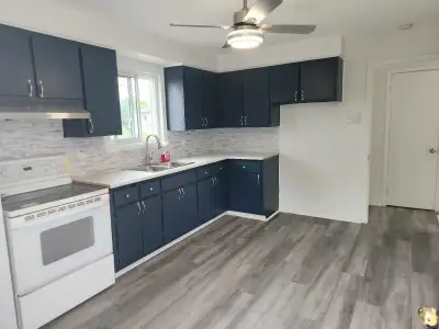 Duplex 5 1/2  large  3 beds 1 bath for rent in Brossard