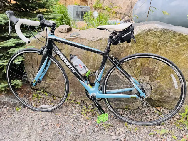Jamis Xenith Endura Sport 48cm Carbon Road Bicycle in Road in Muskoka - Image 3