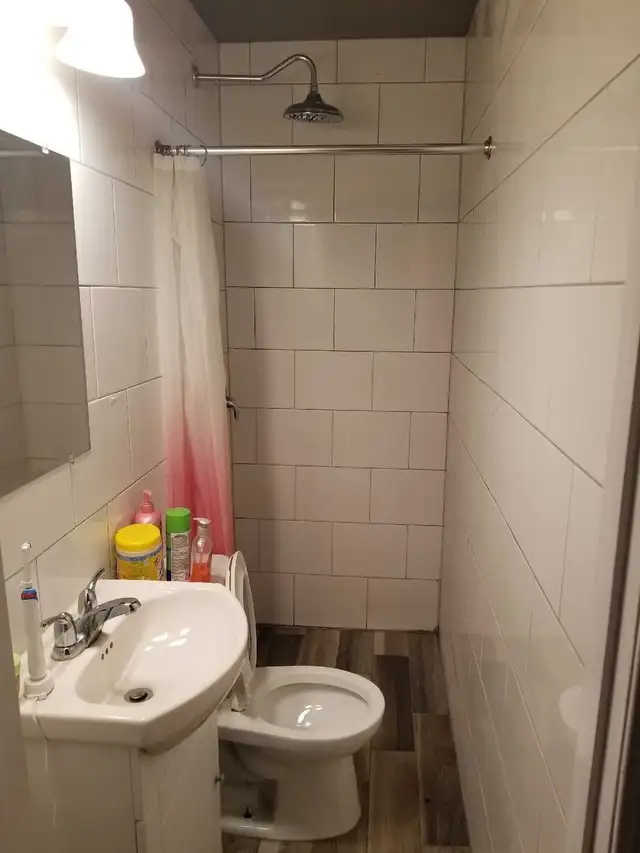 Private Furnished Room with shared bathroom in the Village YorkU in Room Rentals & Roommates in City of Toronto - Image 5