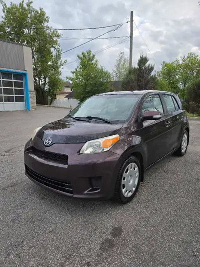 Scion xD 2011 1.8 litres manuel toute équipé ( porte et vitre électrique ,air climatisé , radio am-f...