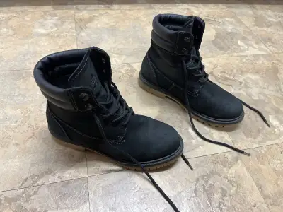Aldo winter boots black women’s 6.5, View more