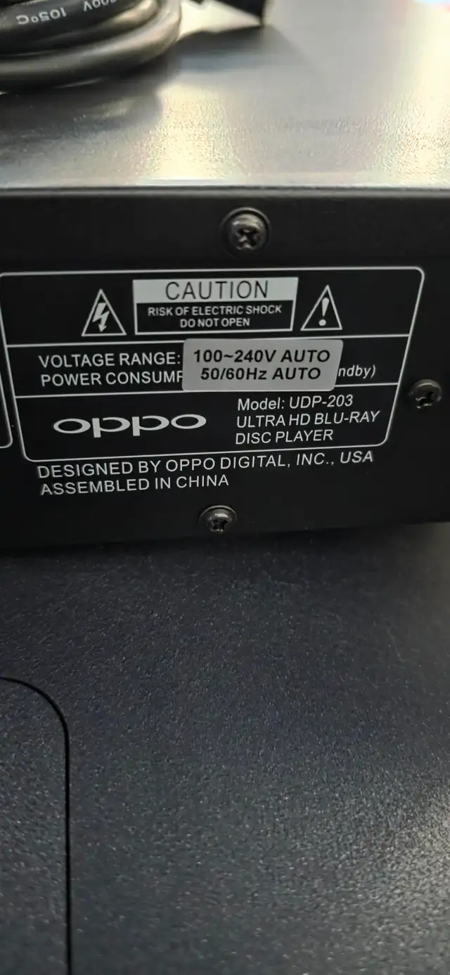 Sony 4K Projector With Screen And 4K HD Bluray in Video & TV Accessories in Medicine Hat - Image 5