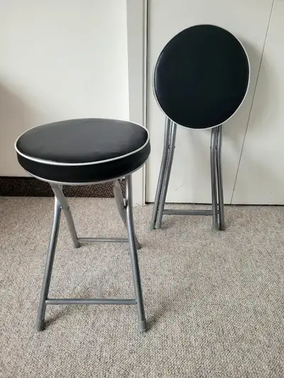 2 Tabouret pliant en métal, View more