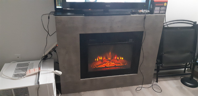 Electric fireplace in Fireplace & Firewood in Kingston - Image 2