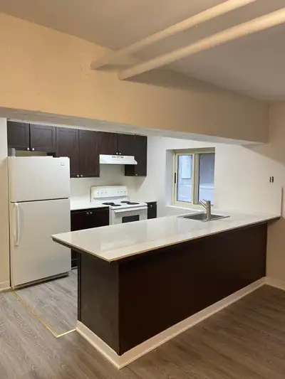 l’appartement situé au 5940 Monkland, appartement #20, si vous êtes toujours à la recherche d’un log...