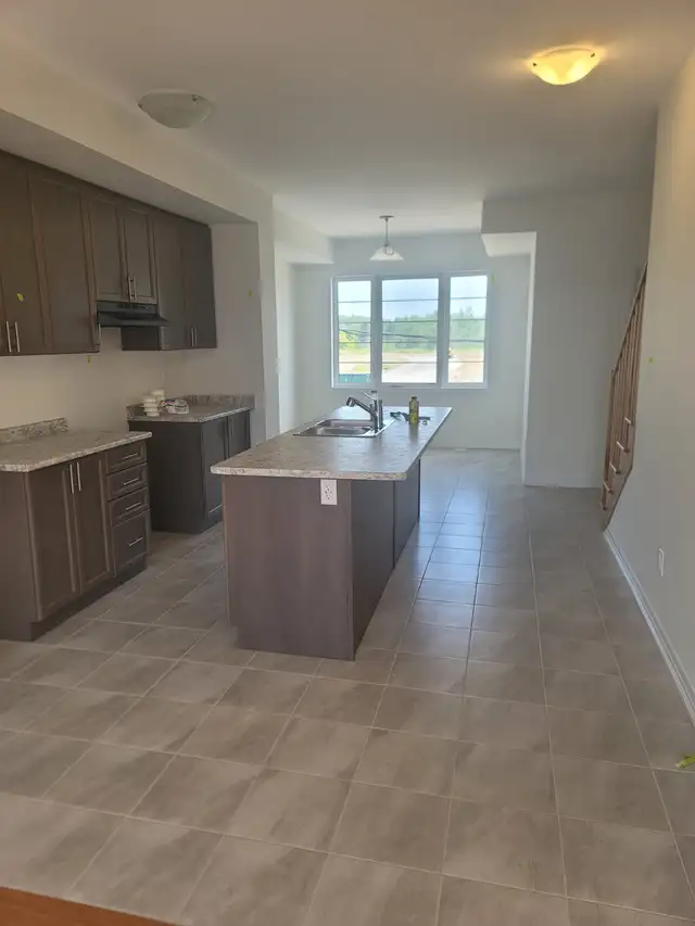 3 1 Bedrooms  Townhouse for rent in Thorold.