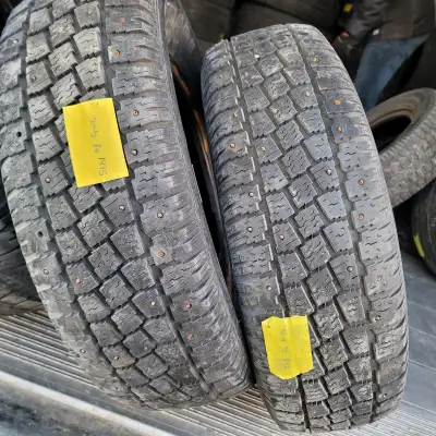 2 Pneu hiver 205-70-15 Hankook zovac clouter très bonne état bon 2 hiver Plusieurs autres pneus hive...