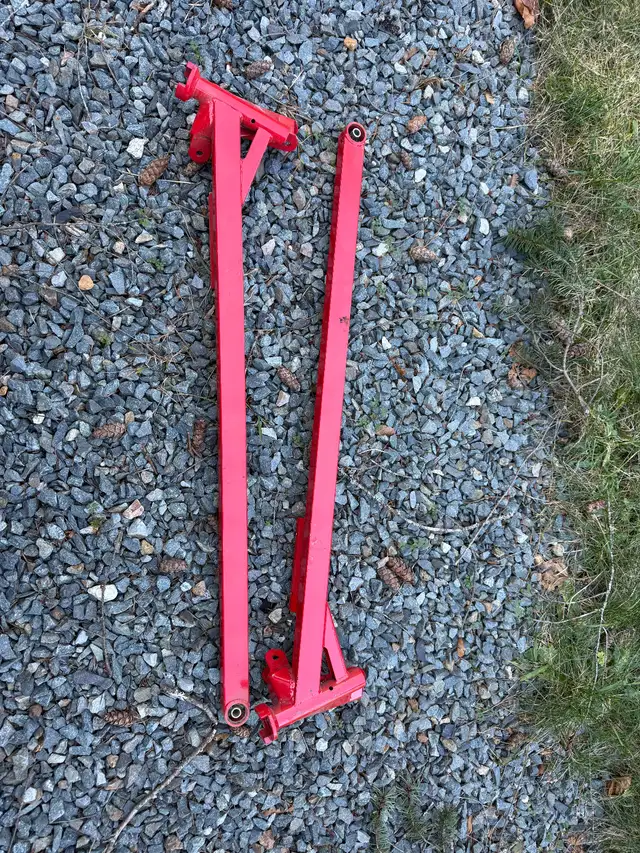 Polaris rmk trailing arms in Snowmobiles Parts, Trailers & Accessories in Hope / Kent - Image 2