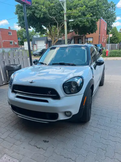Mini Cuntryman 2016 Démarreur à distance , pneus hiver inclus très propres , jamais accidenté