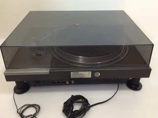 Technics SL-110A Original Direct Drive turntable . in Stereo Systems & Home Theatre in Mississauga / Peel Region - Image 8