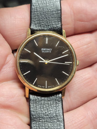 Vintage 1980s Seiko Quartz dress watch on Hirsch leather band.