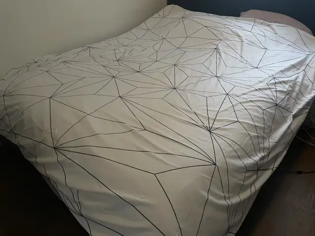 Queen Bed duvet cover Society6 in Beds & Mattresses in City of Toronto - Image 3