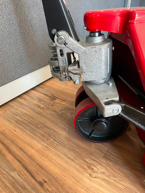 Pallet jack 27 x 48, 5,500 lb capacity 370,narrow 340 Other