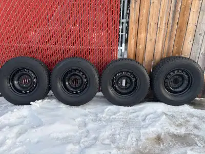 265/70/17 BLIZZAK WINTER TIRES ON TOYOTA 6 BOLT RIMS FROM FOURRUNNER SHOULD FIT FJ CRUISER AS WELL -...