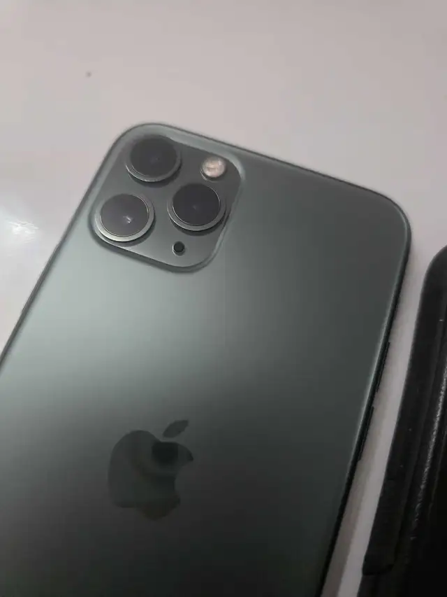 iphone 11 pro 256gb in Cell Phones in Saint John - Image 4