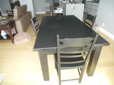 Table de salle à manger + 4 chaises (prix revisé), View more