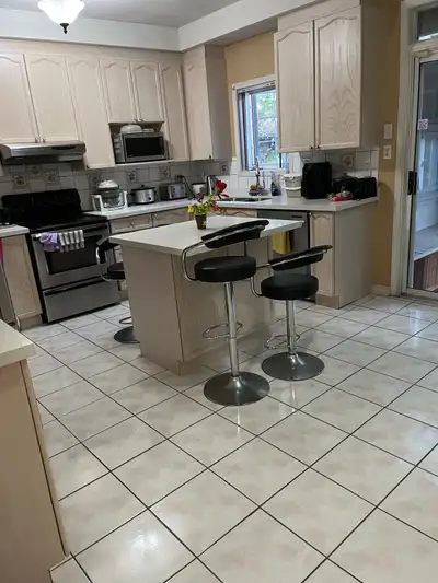 Whitby-room for rent for woman only