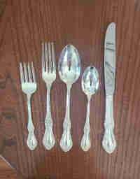 1847 Rogers Bros Wild Rose Silver Plated Flatware - 5 Piece