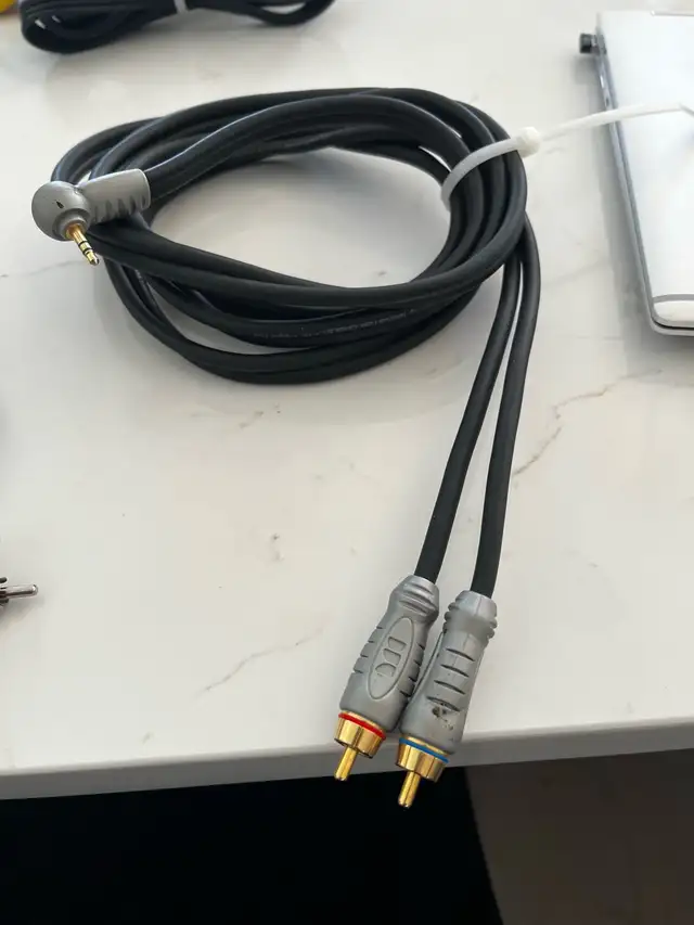 audio and video cables $5-10 ea in Other in Laval / North Shore - Image 10