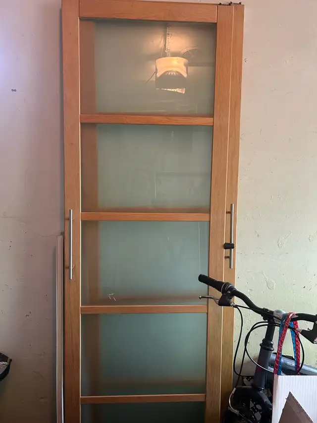 Sliding doors (2) for closet with tracks in Windows, Doors & Trim in City of Montréal - Image 2