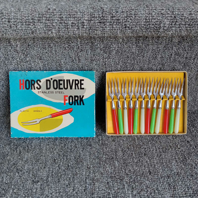 1 kit de petites fourchettes à hors d'oeuvre vintage dans Art et objets de collection  à Trois-Rivières - Image 2