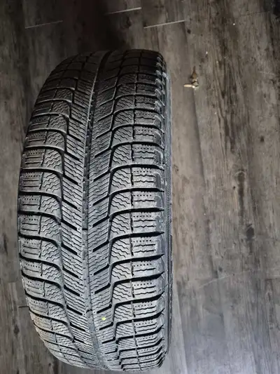 4 tires and rims size 205 60R16 Used 1 year