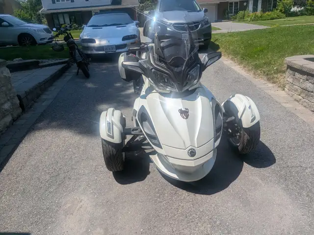 2013 Can-Am Spyder Ltd in Touring in Ottawa - Image 4