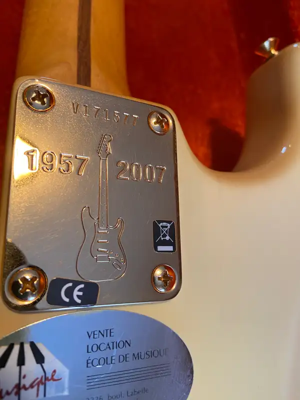Fender 50th Anniversary American Vintage '57 Stratocaster in Guitars in Ottawa - Image 5