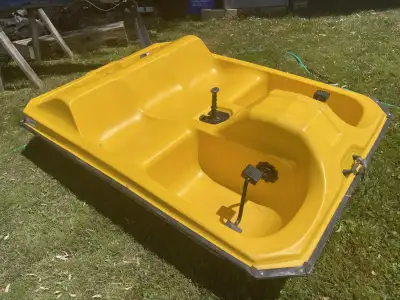 This is a Contour Cadet Pedal boat in Great condition. Not used any longer. Was in water all last ye...