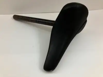 Unbranded, made in Italy Bike seat. Very soft. $15.00 In very good to as new condition. From a smoke...