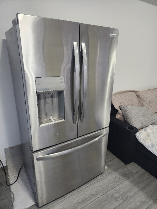 Refrigerator dans Réfrigérateurs  à Ville de Toronto - Image 2