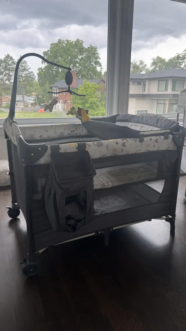 Ihoming Baby Bassinet Bedside Sleeper Baby Crib, Pack and Play w in Cribs in City of Toronto - Image 3