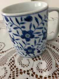 Blue White, Flowers & Leafs Tea/ Coffee Mug