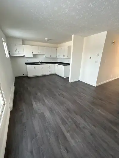 ELLIOT LAKE: 3 Bedroom townhouse - garage, basement, yard