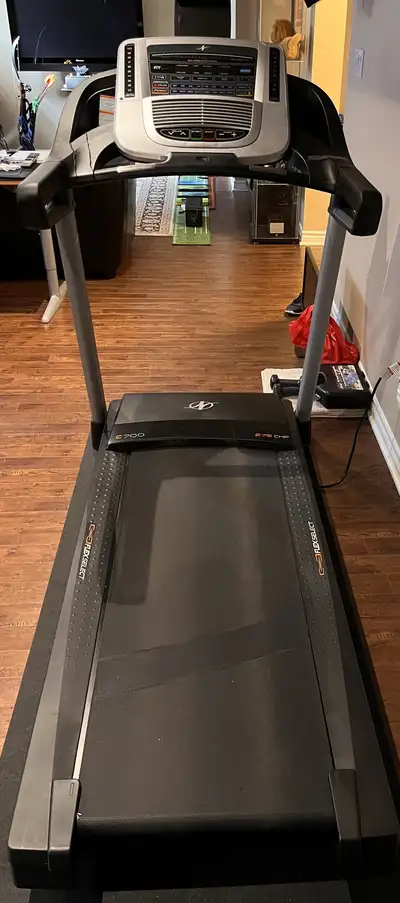 Nordictrack C700 treadmil, View more