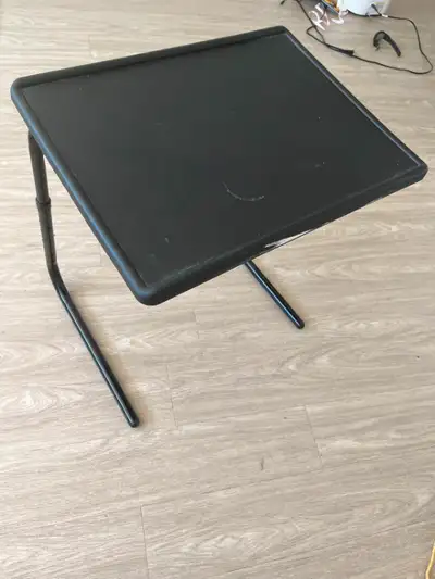 Small foldable table