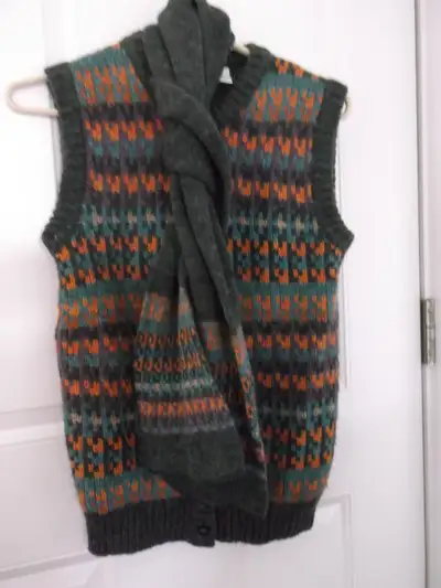 NEW Two Piece UNUSED Knitted VEST & SCARF SET-Other Vests, View more